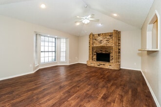 4801 Applewood Rd in Fort Worth, TX - Building Photo - Building Photo