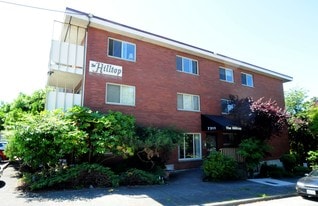 Hilltop Apartments in Seattle, WA - Building Photo