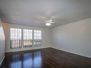 3444 Pinebrook Dr in Dallas, TX - Building Photo - Building Photo