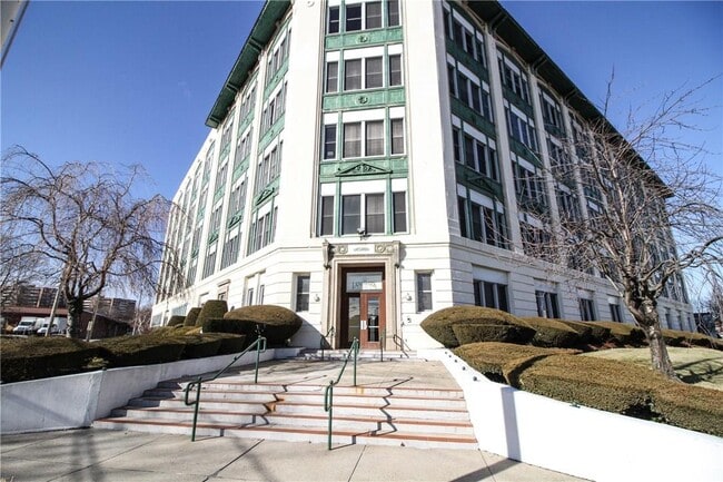 property at 1 Landmark Sq