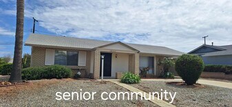 28302 W Worcester Rd in Menifee, CA - Building Photo