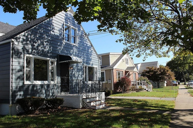 35 Clark St in Poughkeepsie, NY - Building Photo - Building Photo