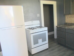 323 Boyleston St, Unit 1st Floor in Ambridge, PA - Foto de edificio - Building Photo