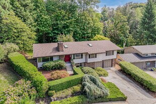 13918 SE 23rd St in Bellevue, WA - Building Photo