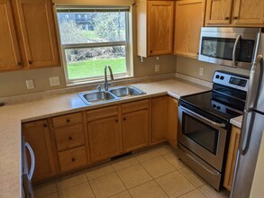 5335 Brookview Dr, Unit 5335 in Appleton, WI - Foto de edificio - Building Photo