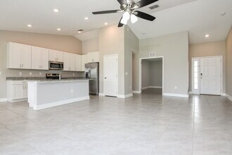 412 Bloomfield Dr in Poinciana, FL - Building Photo - Building Photo