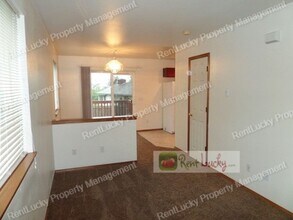 1512 S Puget Dr in Renton, WA - Building Photo - Building Photo