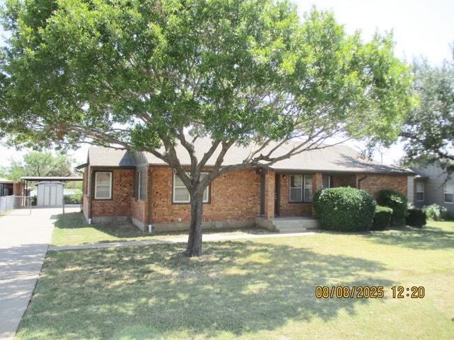 3105 Acton School Rd in Granbury, TX - Foto de edificio - Building Photo