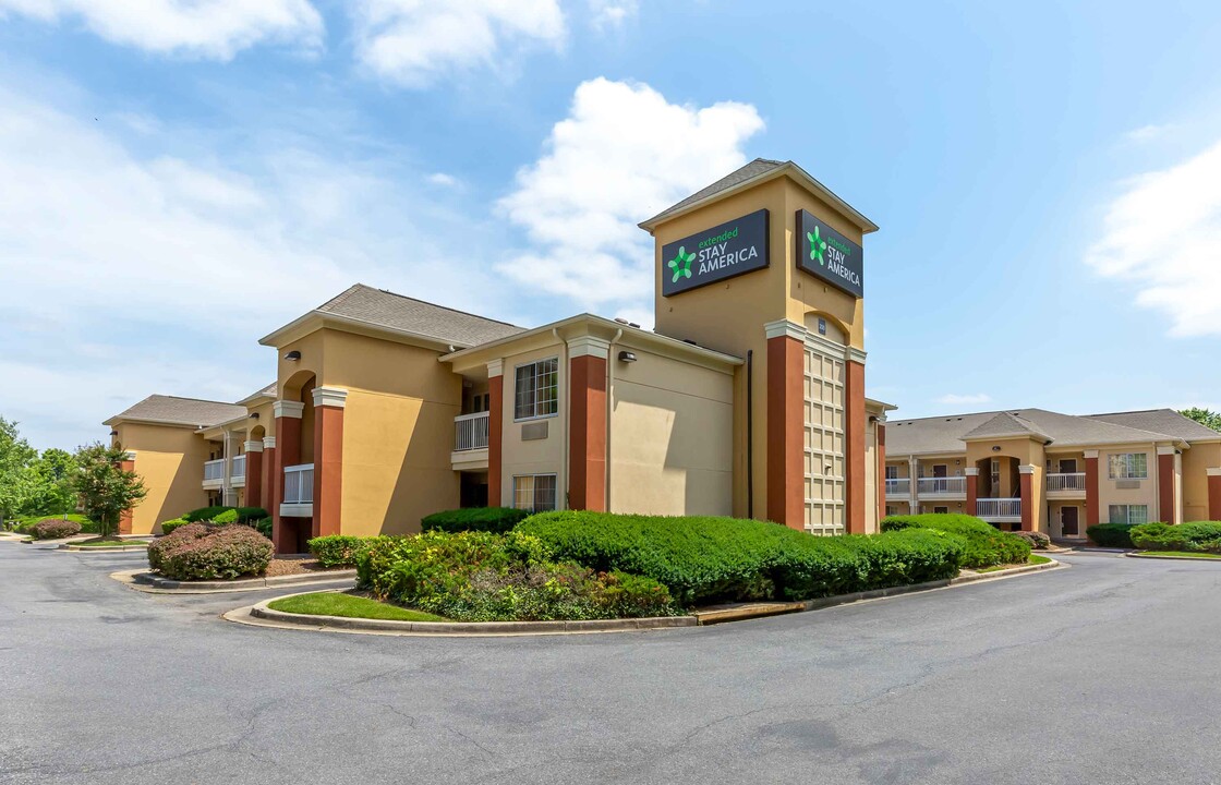 Furnished Studio-Baltimore - BWI Airport - in Linthicum Heights, MD - Building Photo