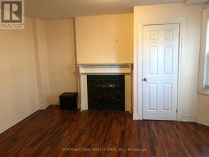 197 Dundas St E in Toronto, ON - Building Photo - Building Photo