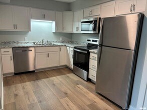 1650 W 42nd St in Davenport, IA - Building Photo - Building Photo