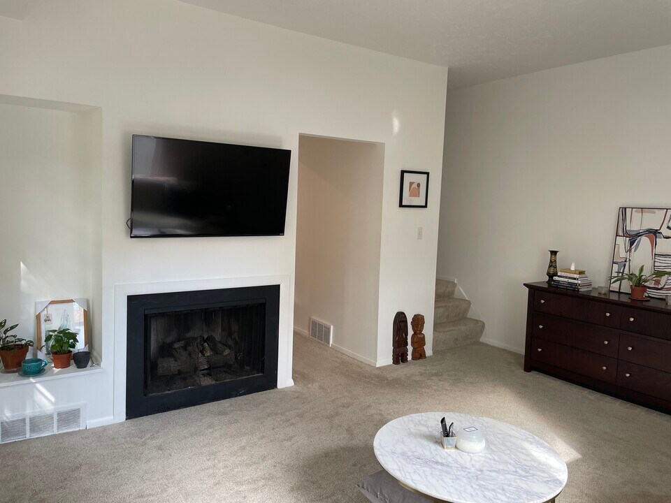 2810 Jay Ave, Unit B in Cleveland, OH - Building Photo