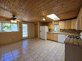 1333a Hickox St in Santa Fe, NM - Building Photo
