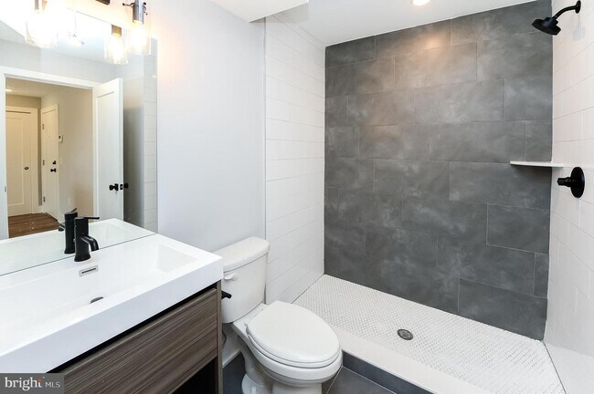 3965 Lancaster Ave-Unit -203 in Philadelphia, PA - Building Photo - Building Photo