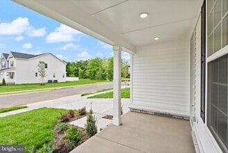 9166 Arctic Fox Wy in Bealeton, VA - Building Photo - Building Photo