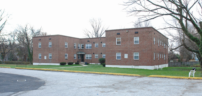 Winston Courts in Baltimore, MD - Foto de edificio - Building Photo