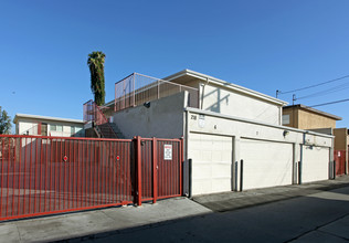 Hoover Apartments in Orange, CA - Building Photo - Building Photo