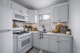 Elmwood Terrace Apartments in Elmwood Park, NJ - Building Photo - Building Photo