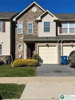 211 Auburn Dr in Easton, PA - Building Photo
