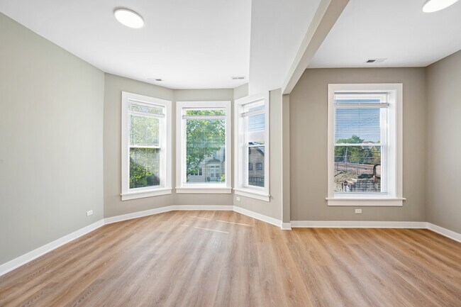 1756 W School St in Chicago, IL - Building Photo - Building Photo