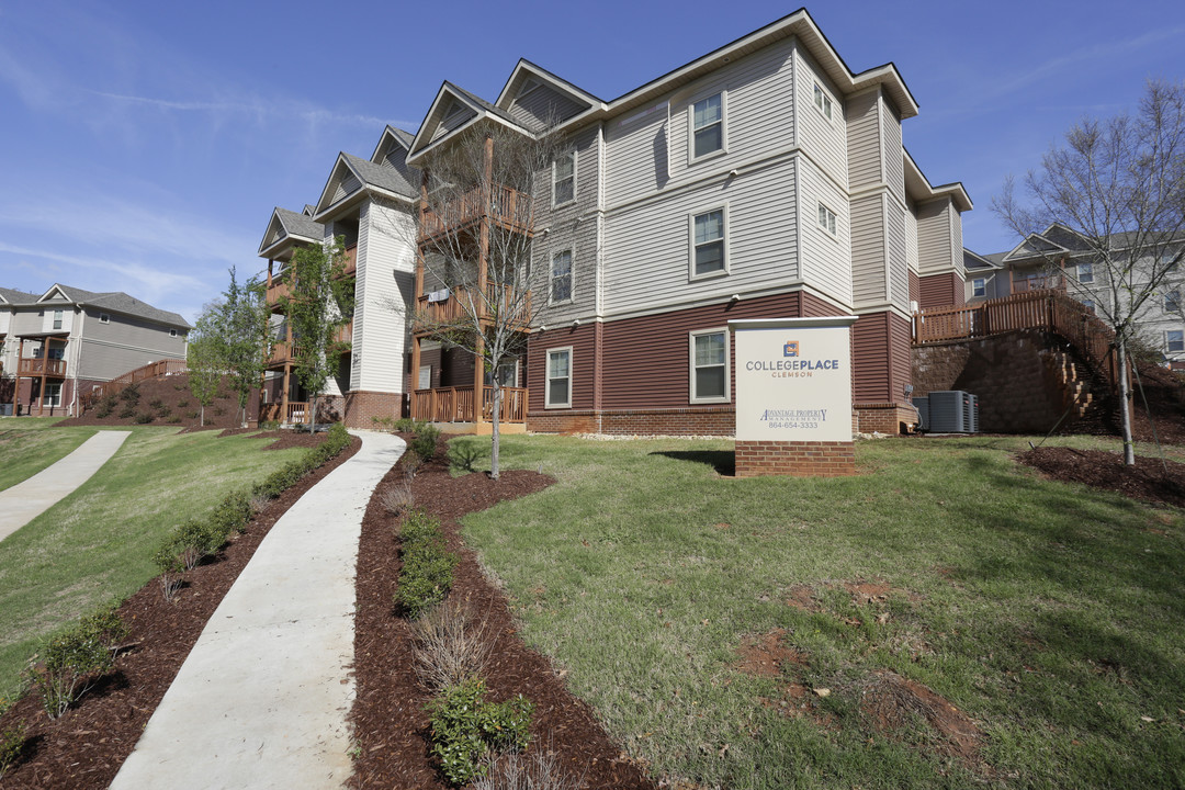 CollegePlace Clemson in Clemson, SC - Foto de edificio