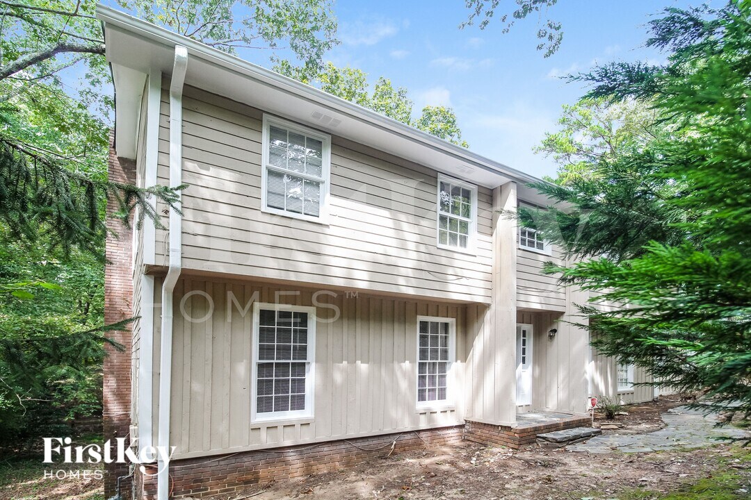 4618 Forest Pl in Cumming, GA - Foto de edificio