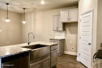 7364 Shearwater Wy in Ocean Springs, MS - Building Photo - Building Photo