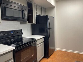 2122 Stonehenge Ave in Baton Rouge, LA - Building Photo - Building Photo