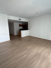 1050 Brickell Ave, Unit 2906 in Miami, FL - Building Photo - Building Photo
