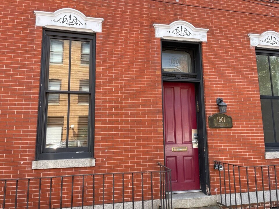 1601 Shakespeare St in Baltimore, MD - Building Photo