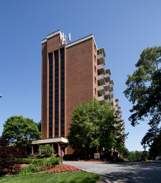 Mount Vernon Towers in Atlanta, GA - Building Photo