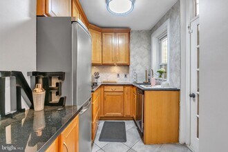 1830 Manning St in Philadelphia, PA - Building Photo - Building Photo