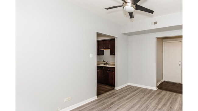 2408 N Kilbourn Ave in Chicago, IL - Building Photo - Building Photo
