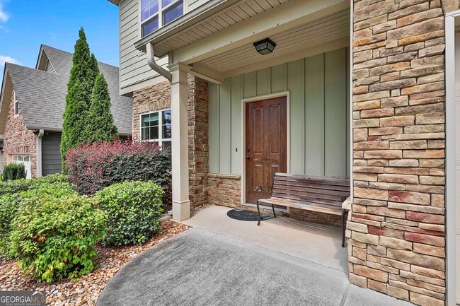 318 Stillwood Dr in Newnan, GA - Foto de edificio - Building Photo