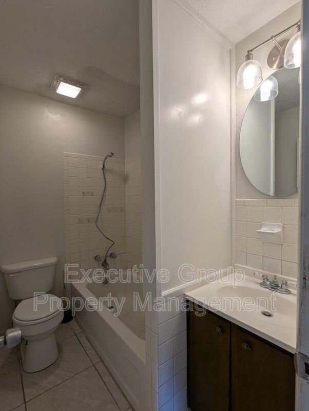 1190 Lois Ln in Radcliff, KY - Building Photo - Building Photo