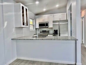 4952 Paine Ln in Virginia Beach, VA - Building Photo - Building Photo