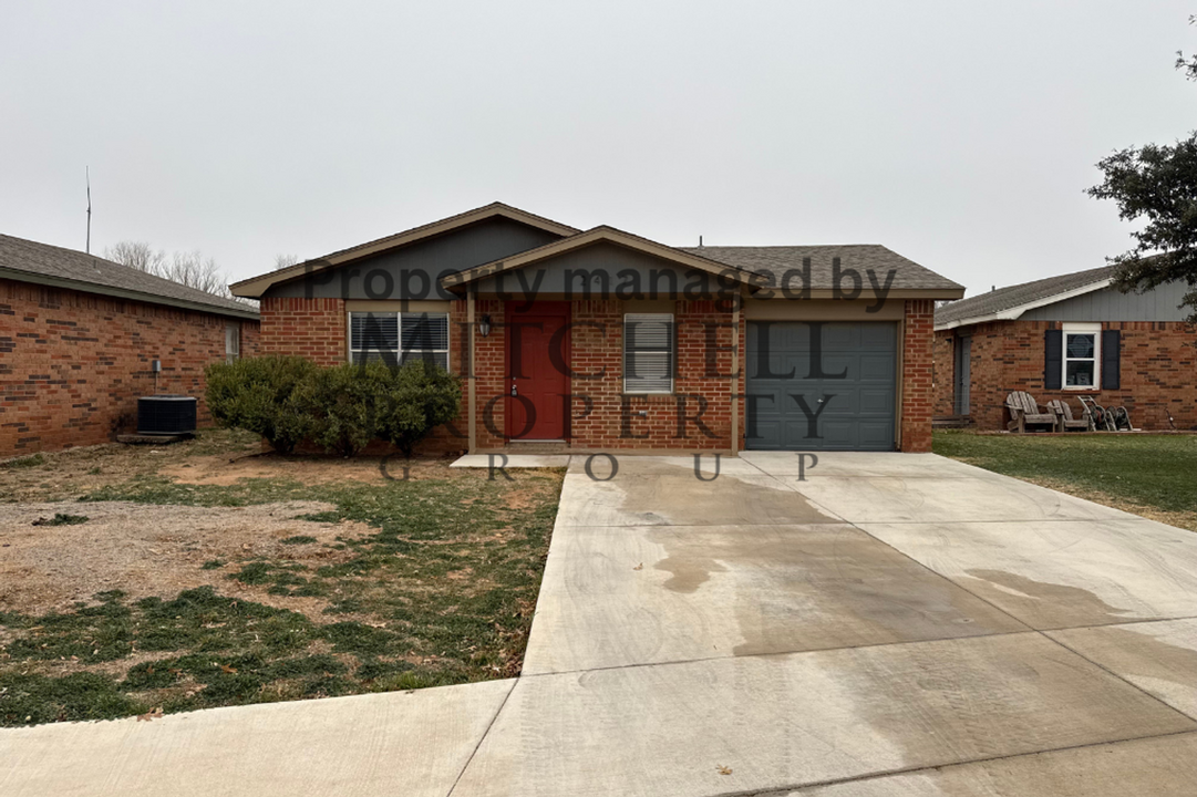 2417 88th St in Lubbock, TX - Building Photo