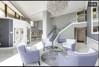 2111 Wisconsin Ave NW in Washington, DC - Foto de edificio - Building Photo