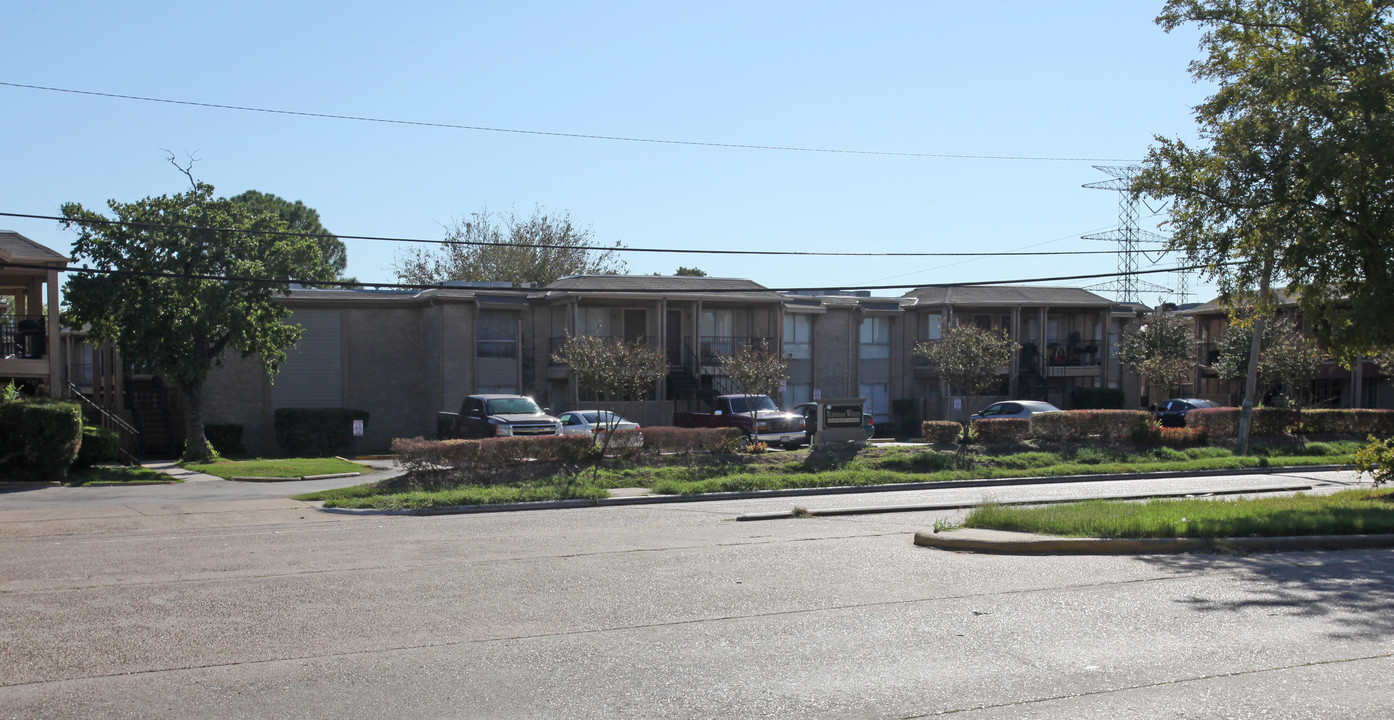 Gia @ Oak Forest in Houston, TX - Building Photo