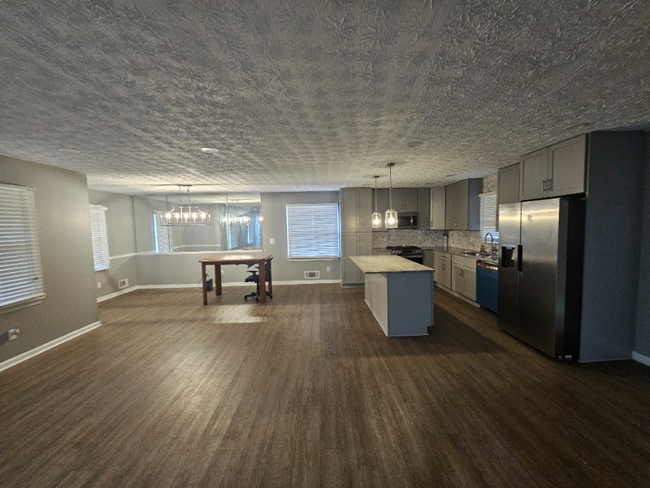 110 Rimel Ln in College Park, GA - Foto de edificio - Building Photo