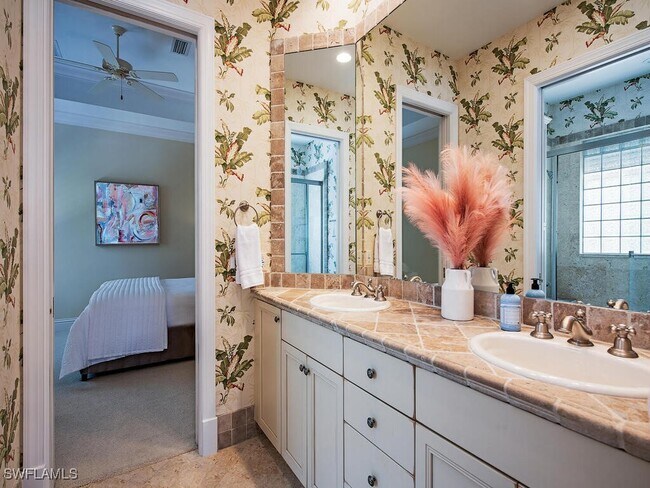 property at 194 4th Ave N