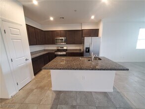 1179 Gypsum Hills Ct in Henderson, NV - Building Photo - Building Photo