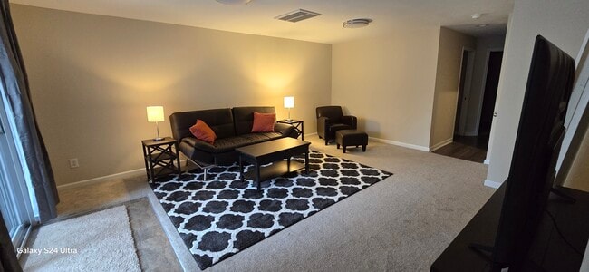 14423 Hamletville St, Unit Basement Loft