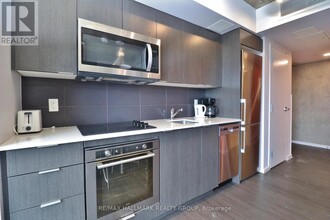 105-1105 Champagne Ave S in Ottawa, ON - Building Photo - Building Photo