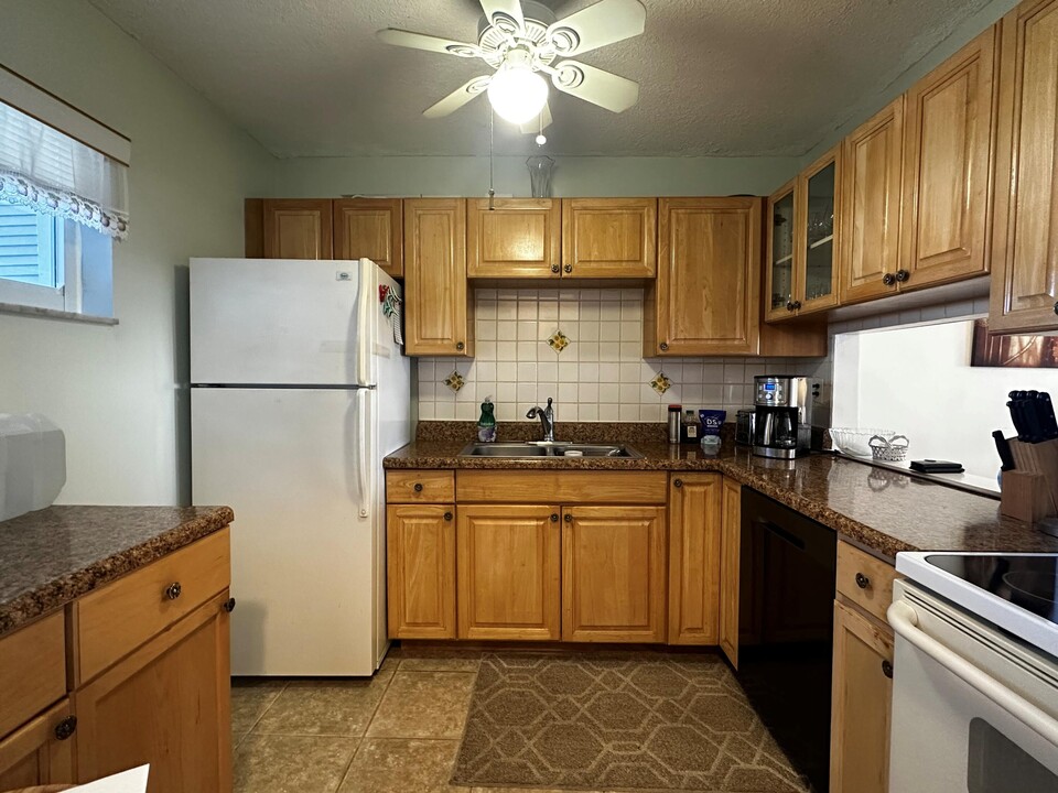 2566 Garden Dr S in Lake Worth Beach, FL - Building Photo