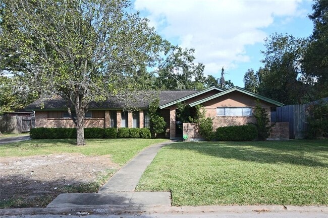 property at 7802 Valley View Ln