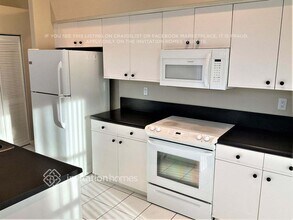 18863 NW 24th Ct in Pembroke Pines, FL - Building Photo - Building Photo