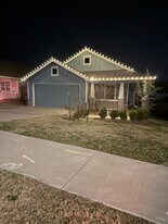 123 E Latimer St in Tulsa, OK - Building Photo