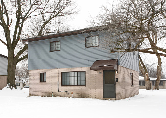 LeMoyne Gardens in Inkster, MI - Building Photo - Building Photo