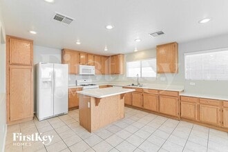 671 Loughton St in Las Vegas, NV - Building Photo - Building Photo